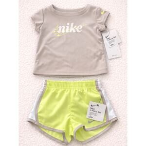 Baby Girls SIze 12m Nike Set NWt